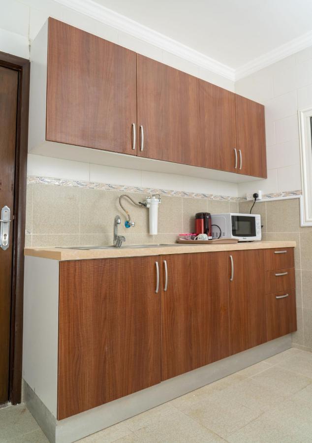 Zodiac Hotel Apartments Fahaheel Kuvait Kültér fotó